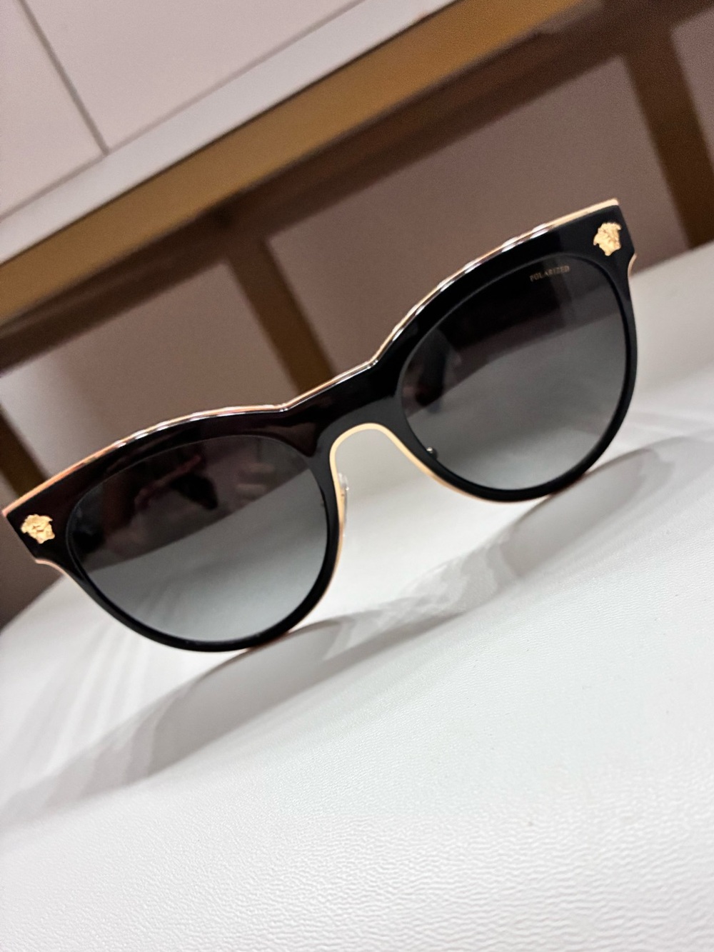 Versace Black and Gold Cat-Eye Sunglasses NEW - Picture 5 of 6